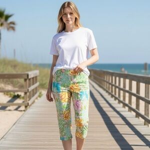Lilly Pulitzer Originals Resort Fit Capris Pants in What the Shell Print Size 8